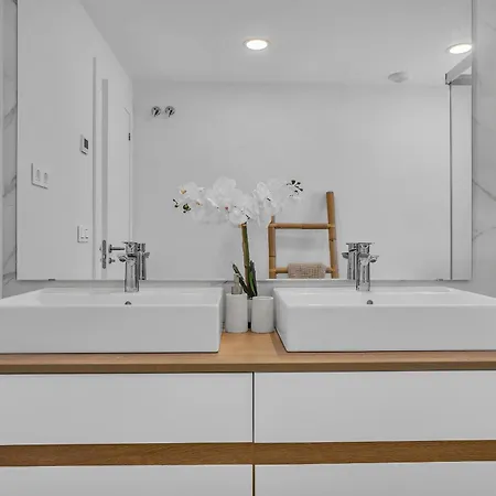 Oasis 325 By Finest *