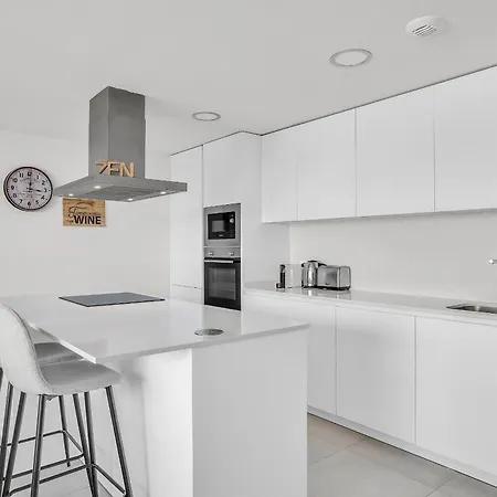 Oasis 325 By Finest Estepona